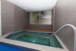 Picture of 20281 E Country Club Dr # 305, Aventura, FL 33180