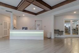 Picture of 20281 E Country Club Dr # 305, Aventura, FL 33180