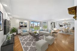 Picture of 19707 Turnberry Way # 6K, Aventura, FL 33180