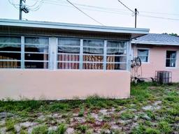 Picture of 936 45Th St, West Palm Beach, FL 33407