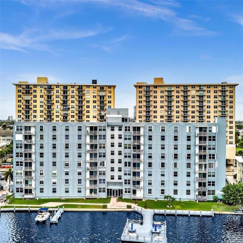 Picture of 430 Golden Isles Dr # 405, Hallandale Beach FL 33009