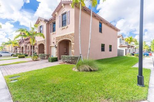 Picture of 104 SE 34 Terrace # 104, Homestead FL 33033