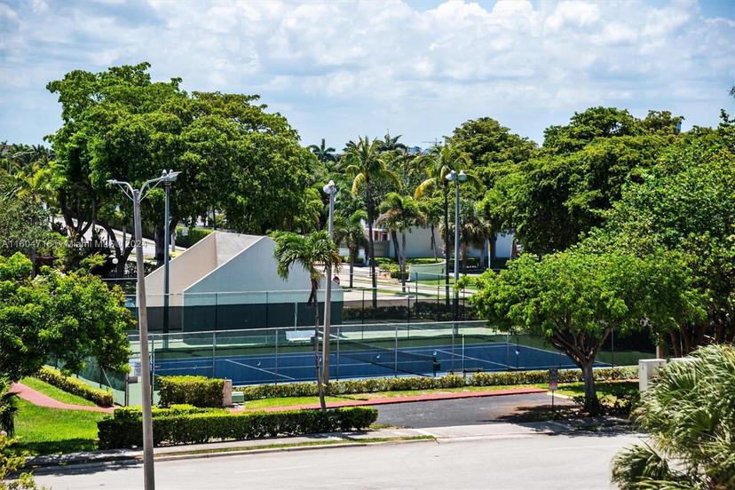 Picture of 400 Leslie Dr # 409, Hallandale Beach FL 33009