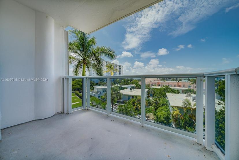 Picture of 900 Bay Dr # 303, Miami Beach FL 33141