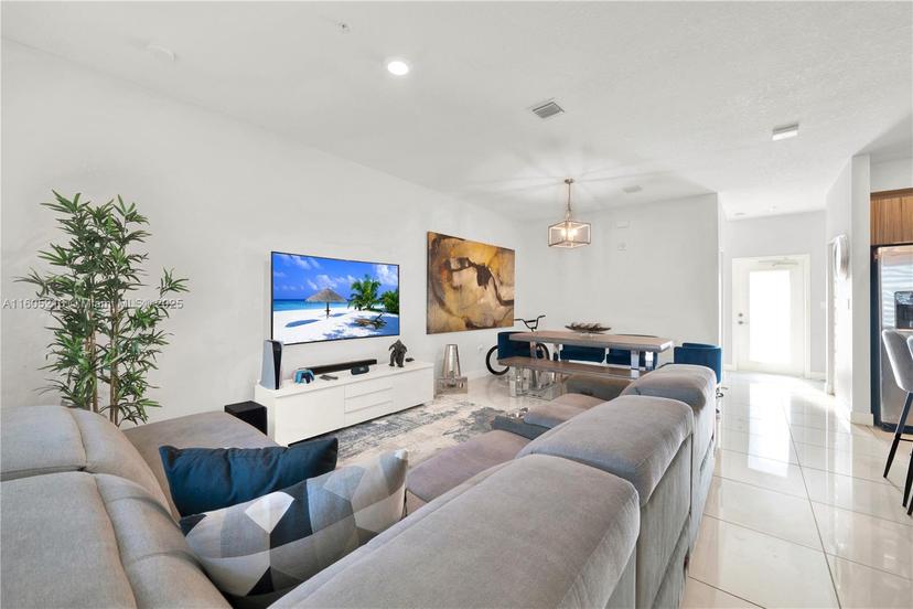Picture of 4725 NW 85Th Ave # 13, Doral FL 33166