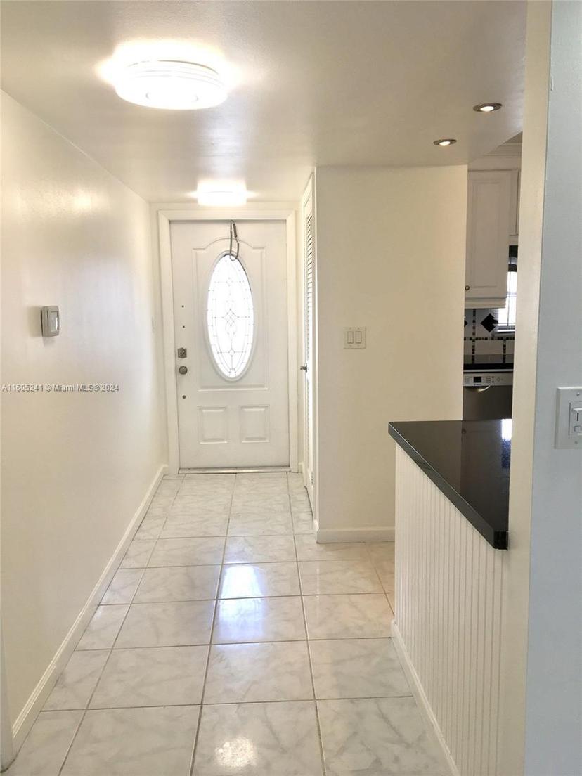 Picture of 681 S Hollybrook Dr # 307, Pembroke Pines FL 33025