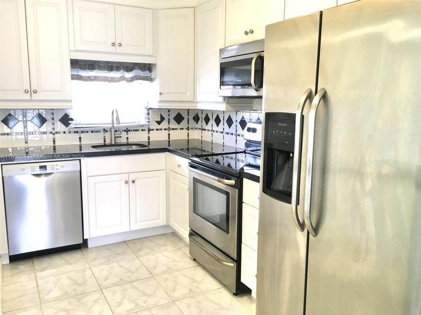 Picture of 681 S Hollybrook Dr # 307, Pembroke Pines FL 33025