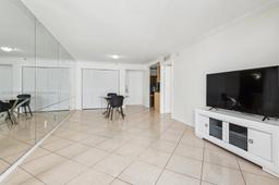 Picture of 4301 Collins Ave # 1004, Miami Beach, FL 33140