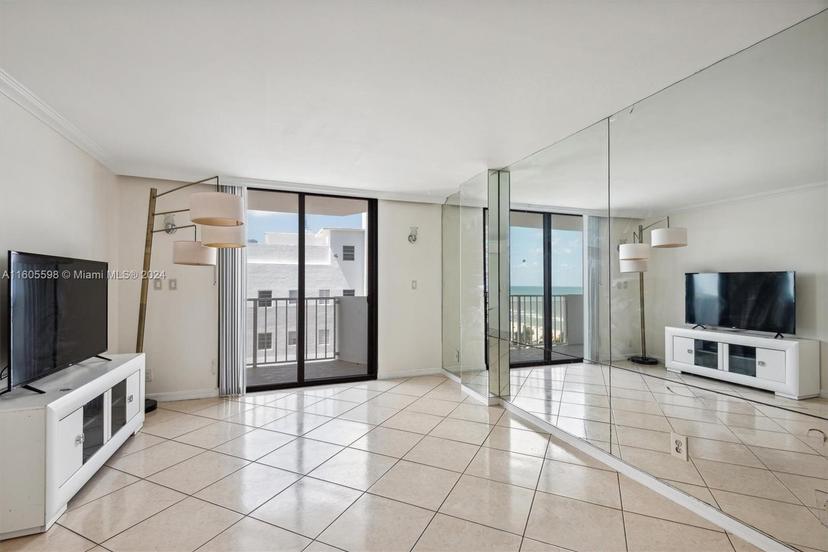 Picture of 4301 Collins Ave # 1004, Miami Beach FL 33140