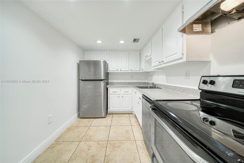 Picture of 1805 Sans Souci Blvd # 122, North Miami FL 33181