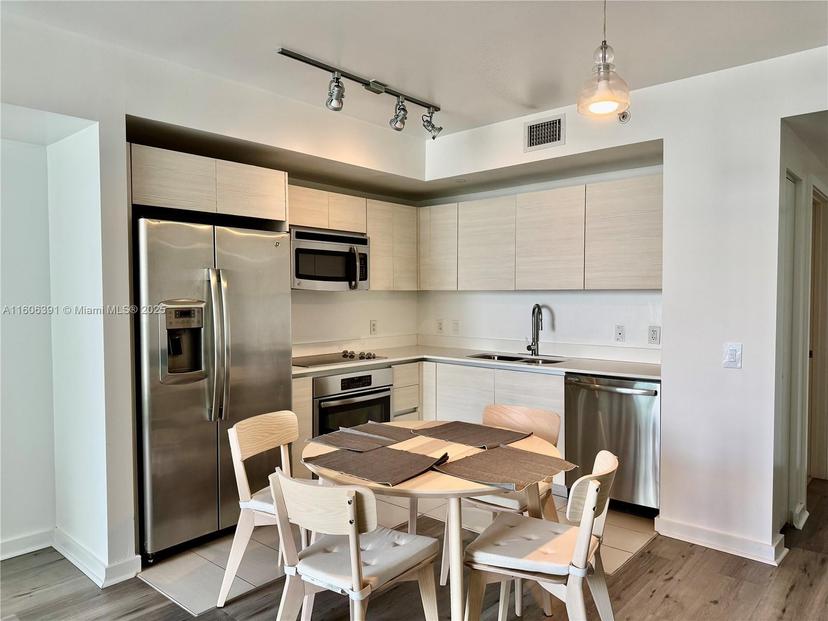 Picture of 4250 Biscayne Blvd # 806, Miami FL 33137