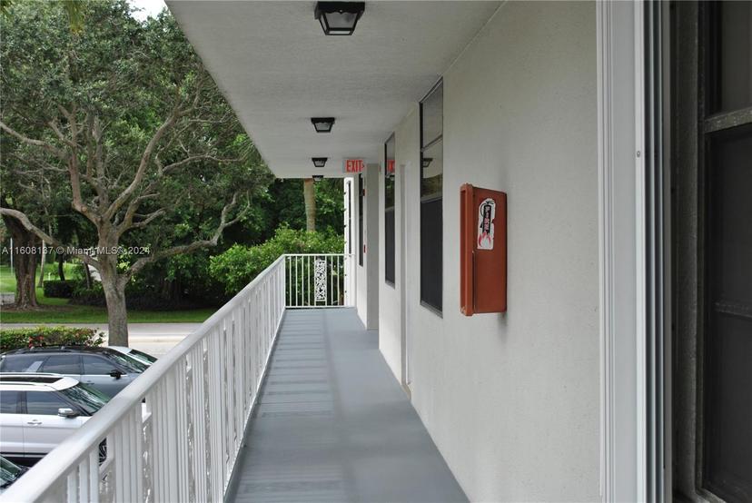 Picture of 1715 Whitehall Dr # 202, Davie FL 33324
