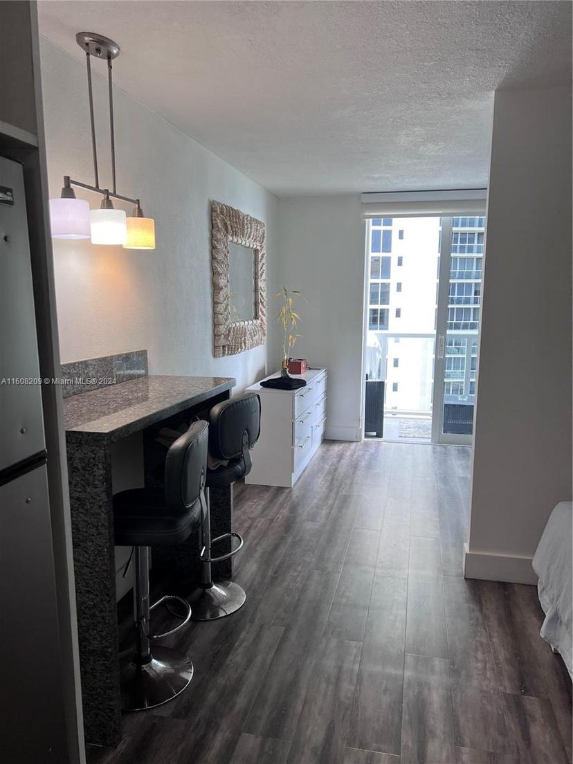 Picture of 19201 Collins Ave # 1124, Sunny Isles Beach FL 33160