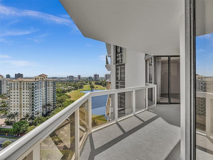 Picture of 20185 E Country Club Dr # 1904, Aventura FL 33180