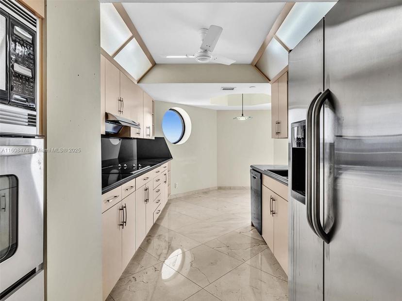 Picture of 20185 E Country Club Dr # 1904, Aventura FL 33180