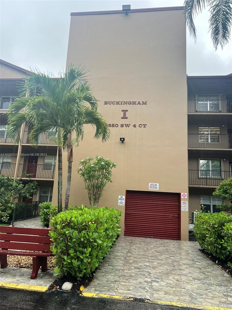 Picture of 12850 SW 4Th Ct # 105I, Pembroke Pines, FL 33027