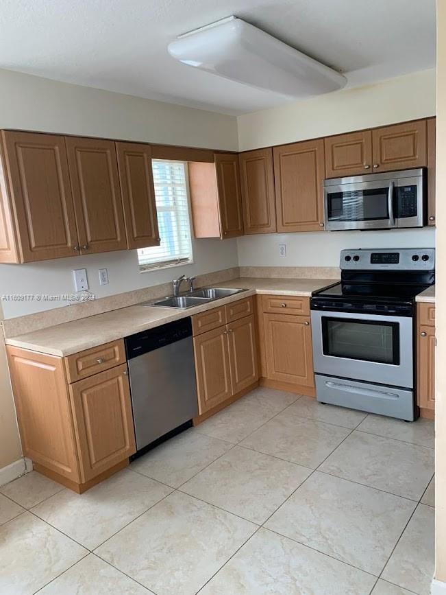 Picture of 2200 Taylor St # 202, Hollywood FL 33020