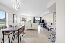 Picture of 815 W Boynton Beach Blvd # 101, Boynton Beach, FL 33426