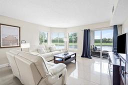 Picture of 815 W Boynton Beach Blvd # 101, Boynton Beach, FL 33426