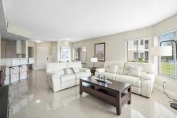 Picture of 815 W Boynton Beach Blvd # 101, Boynton Beach, FL 33426