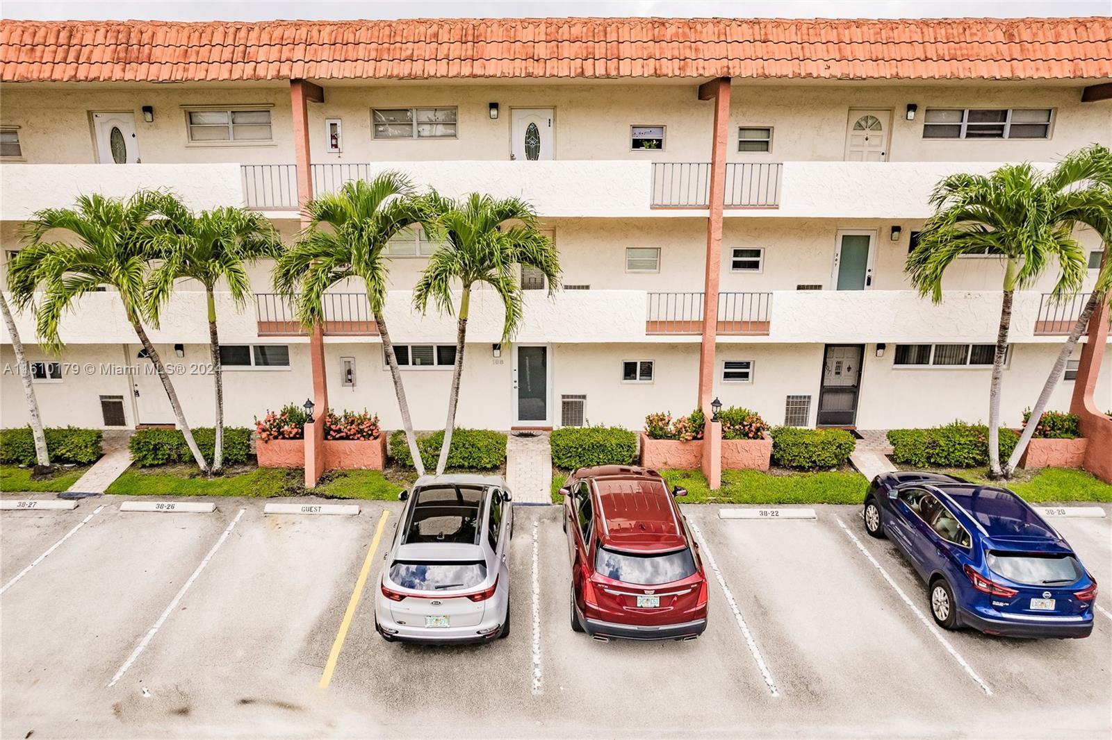 Picture of 411 S Hollybrook Dr # 108, Pembroke Pines, FL 33025