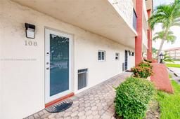 Picture of 411 S Hollybrook Dr # 108, Pembroke Pines, FL 33025