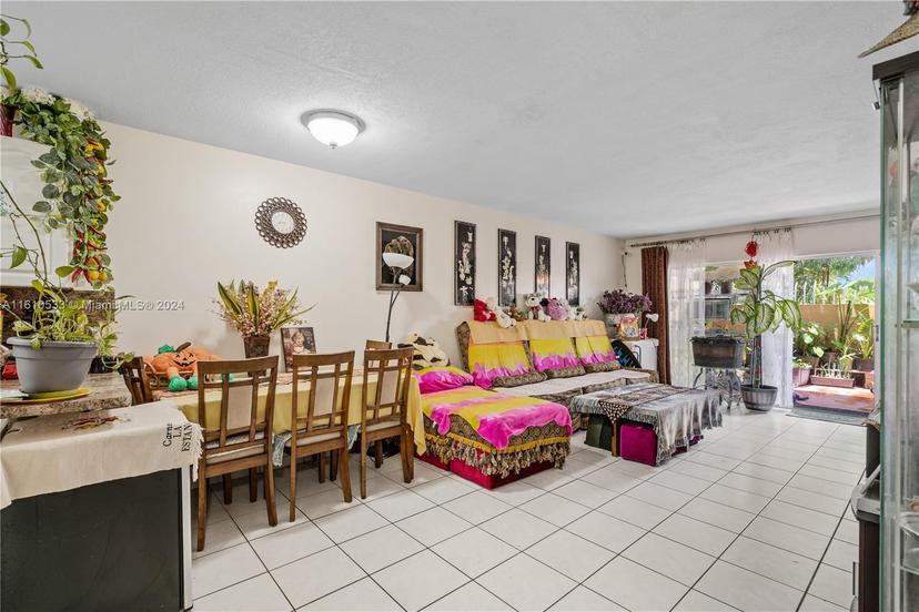 Picture of 700 SE 9Th Ct # 103, Hialeah FL 33010
