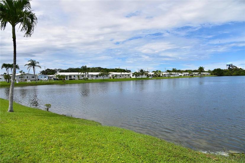 Picture of 3162 Sheridan Ln # 161, Hollywood FL 33021