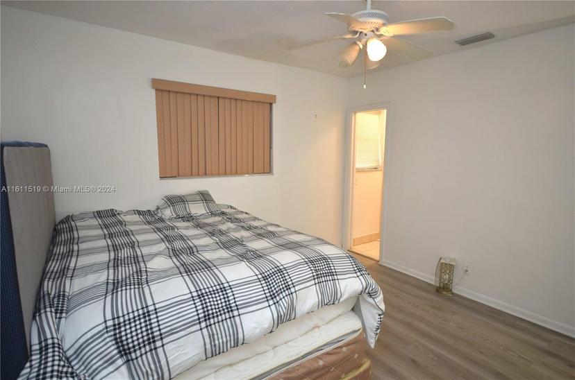 Picture of 3162 Sheridan Ln # 161, Hollywood FL 33021