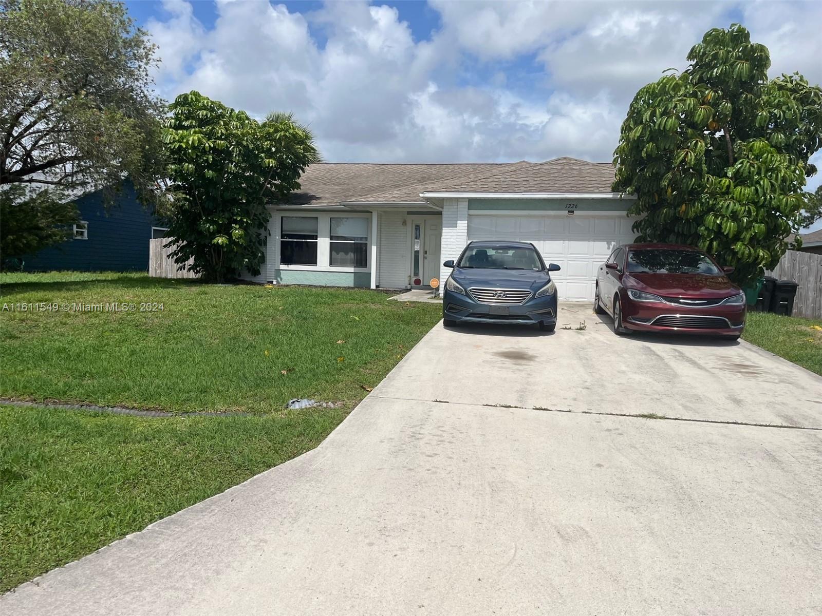 Picture of 1226 SW Curry St, Port St. Lucie, FL 34983