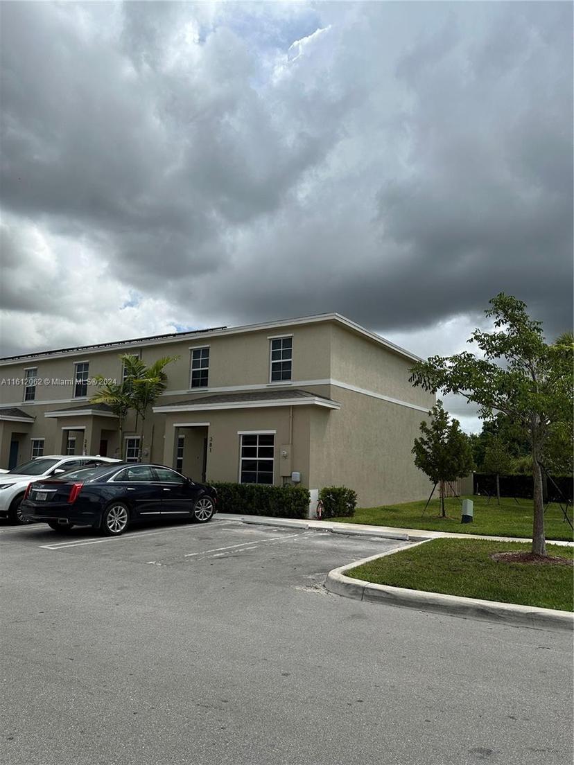 Picture of 381 NE 5Th Place # 381, Florida City FL 33034