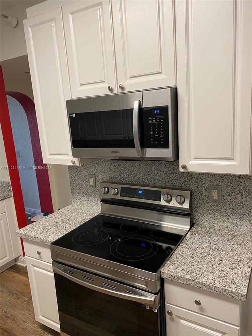 Picture of 10700 NW 66Th St # 304, Doral FL 33178