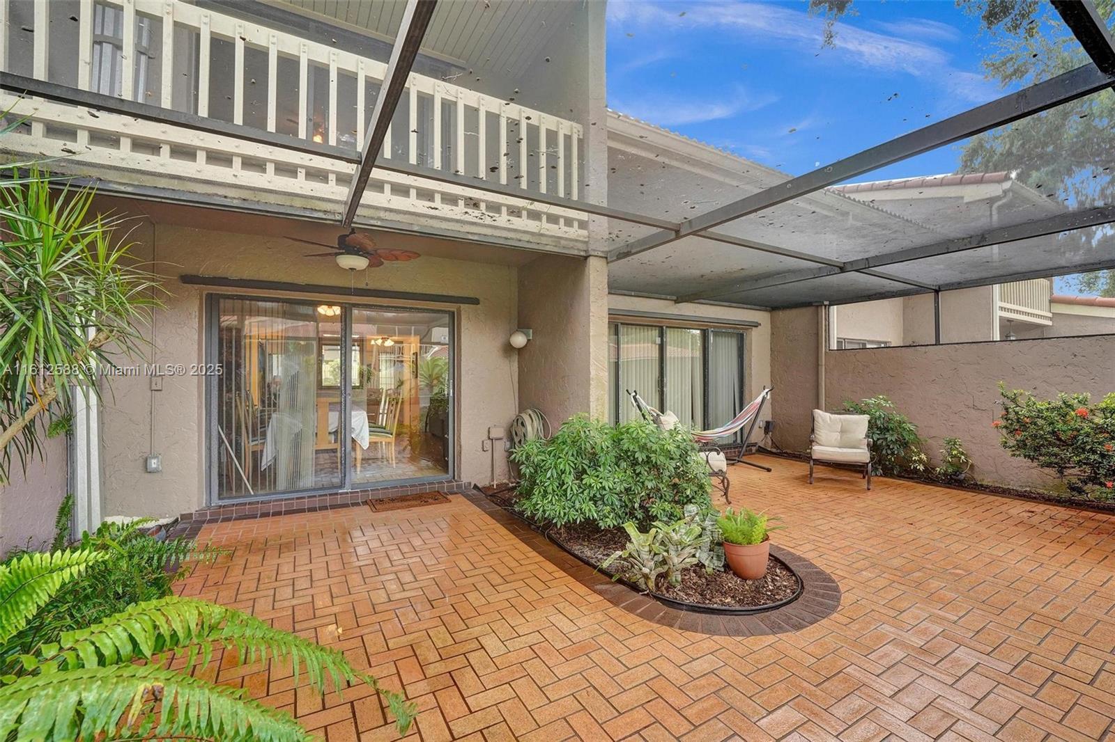 Picture of 403 Bonnie Brae Way # 24, Hollywood, FL 33021