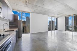 Picture of 151 SE 1St St # 2102, Miami, FL 33131