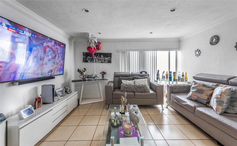 Picture of 7256 SW 94Th Pl # A7, Miami FL 33173
