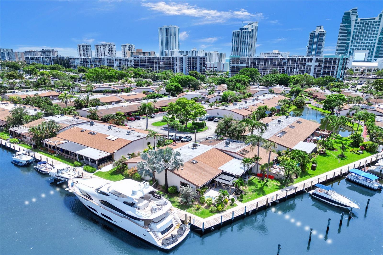 Picture of 2649 S Parkview Dr # 2649, Hallandale Beach, FL 33009