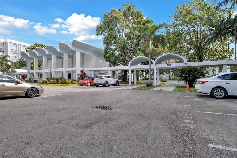 Picture of 496 NW 165Th St Rd # 616, Miami FL 33169
