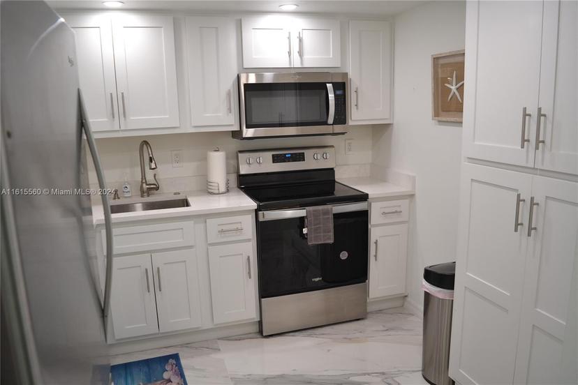 Picture of 320 Seaview Court # 1207, Marco Island FL 34145