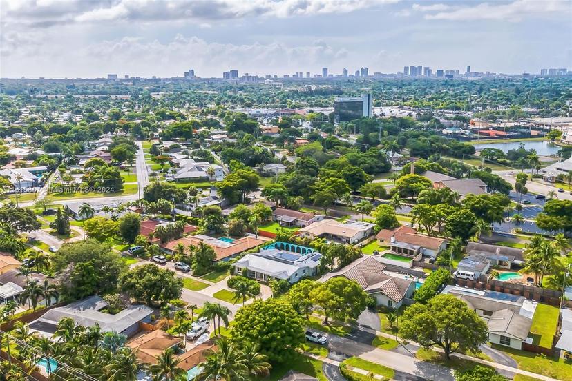 Picture of 633 N Crescent Dr, Hollywood FL 33021