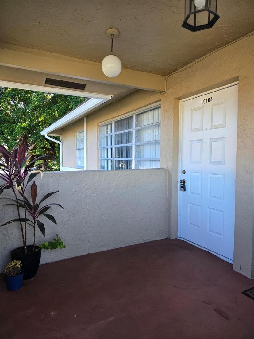 Picture of 10104 Twin Lakes Dr # F, Coral Springs FL 33071