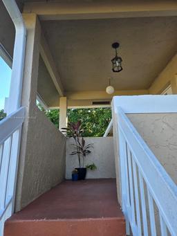 Picture of 10104 Twin Lakes Dr # F, Coral Springs, FL 33071