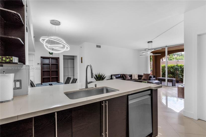 Picture of 19701 E Country Club Dr # 5101, Aventura FL 33180
