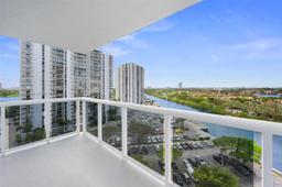 Picture of 20505 E Country Club Dr # 1138, Aventura, FL 33180