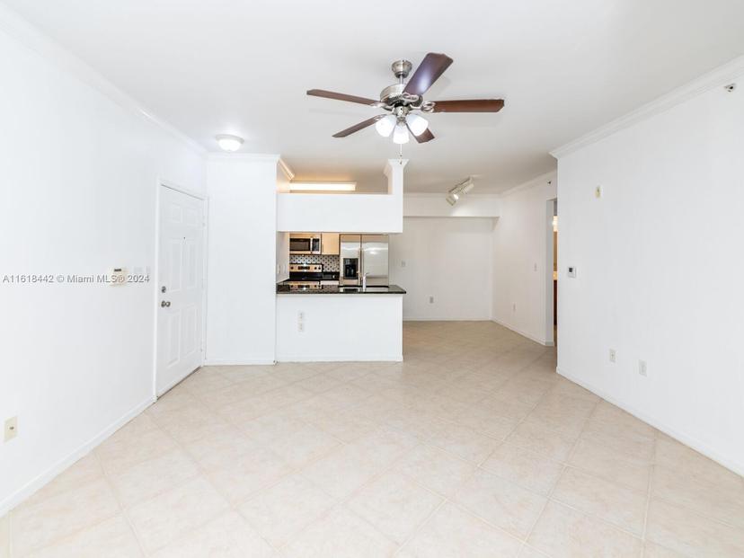 Picture of 6492 Emerald Dunes Dr # 206, West Palm Beach FL 33411