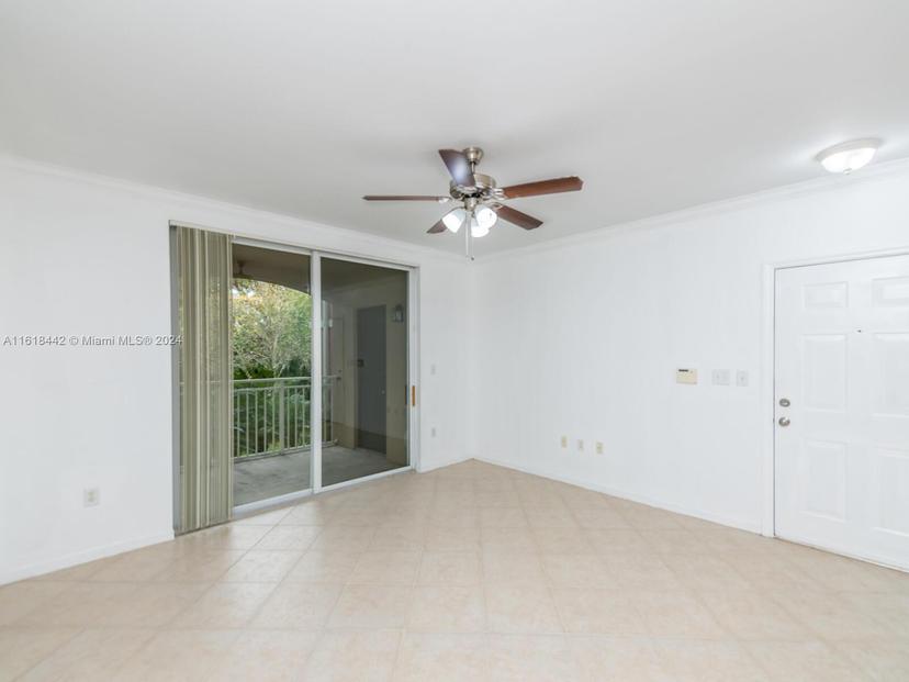 Picture of 6492 Emerald Dunes Dr # 206, West Palm Beach FL 33411
