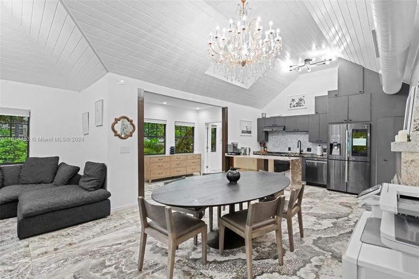 Picture of 242 Meridian Ave, Miami Beach FL 33139