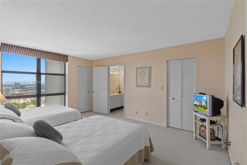 Picture of 18181 NE 31St Ct # 2202, Aventura FL 33160