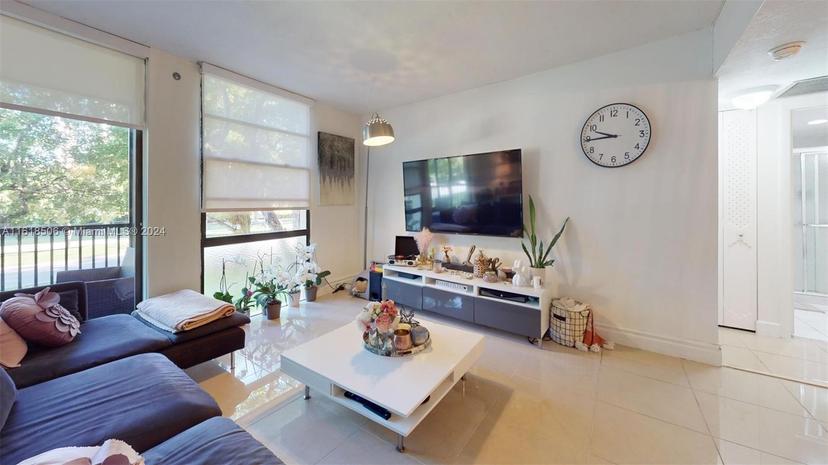 Picture of 3301 N Country Club Dr # 205, Aventura FL 33180