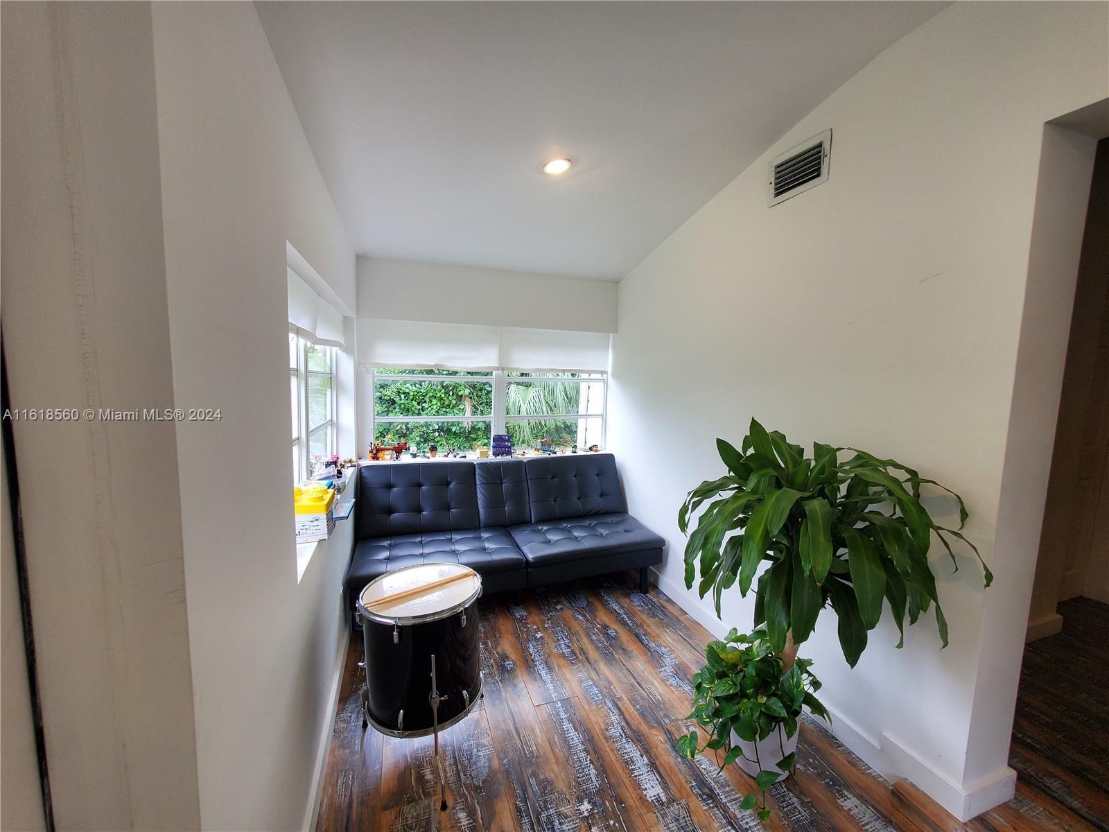 Picture of 4908 Washington Dr, Coral Gables, FL 33133