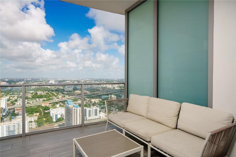 Picture of 851 NE 1St Ave # 4406, Miami FL 33132